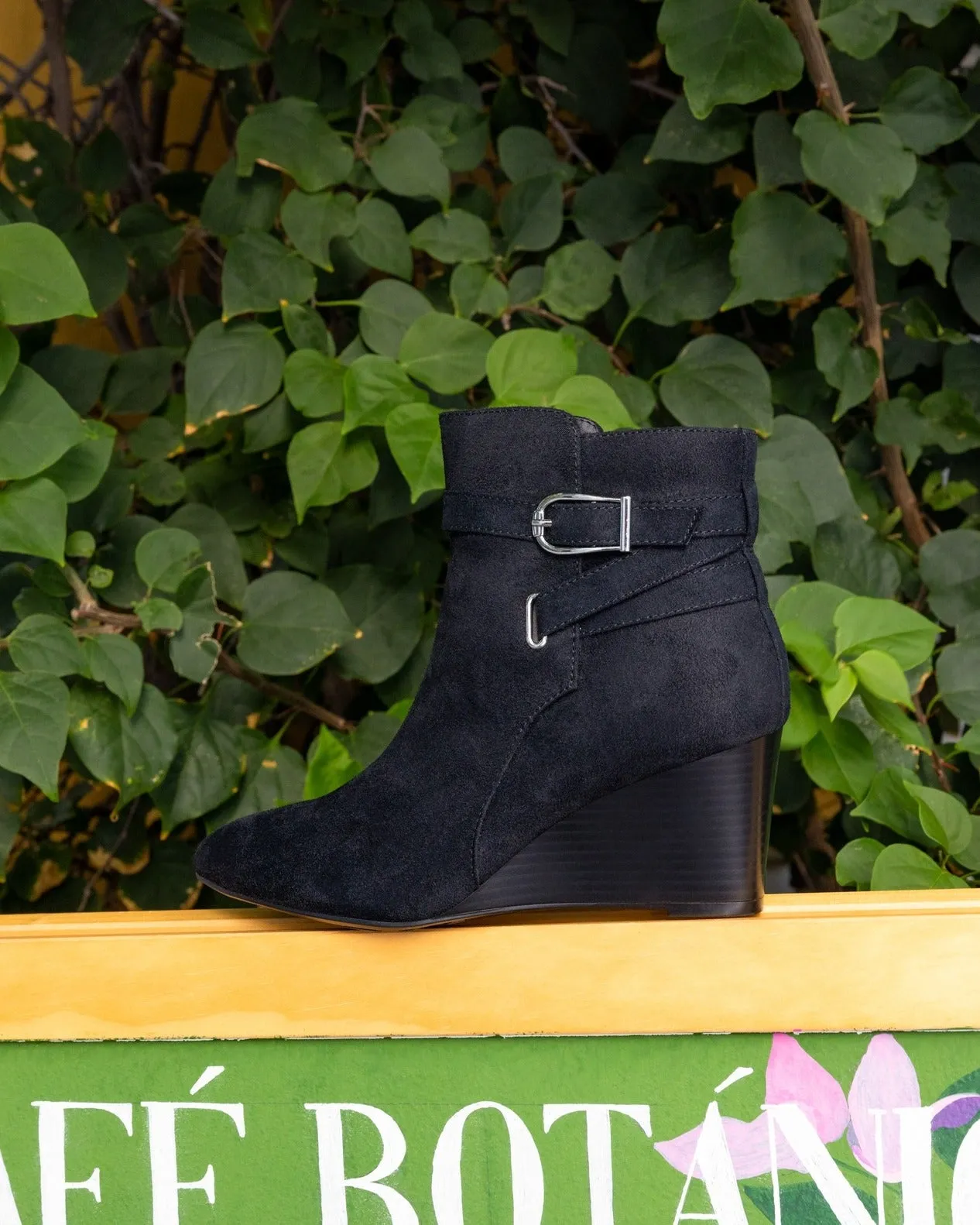 Life Stride Gio Boot Black Suede