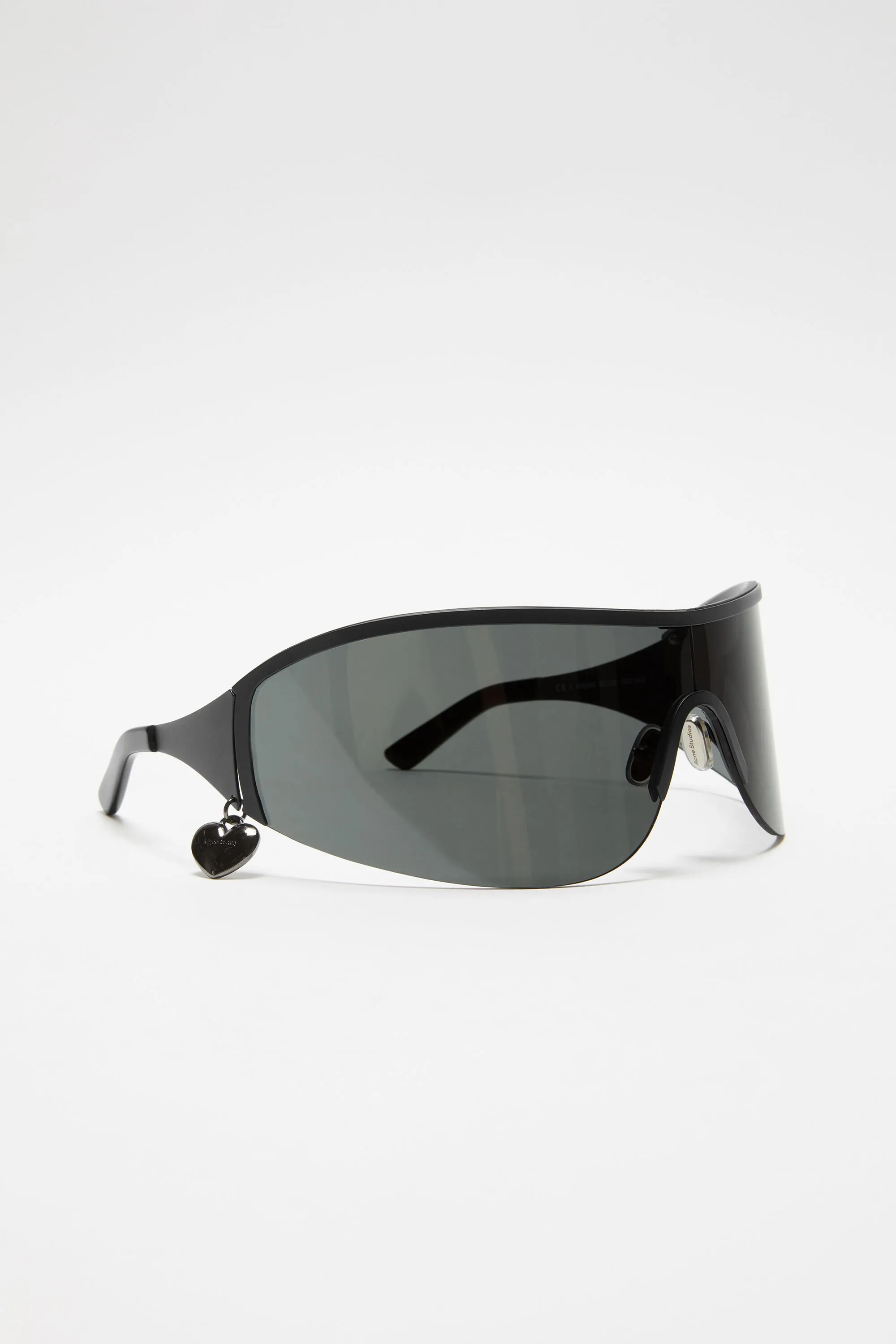 Metal frame sunglasses