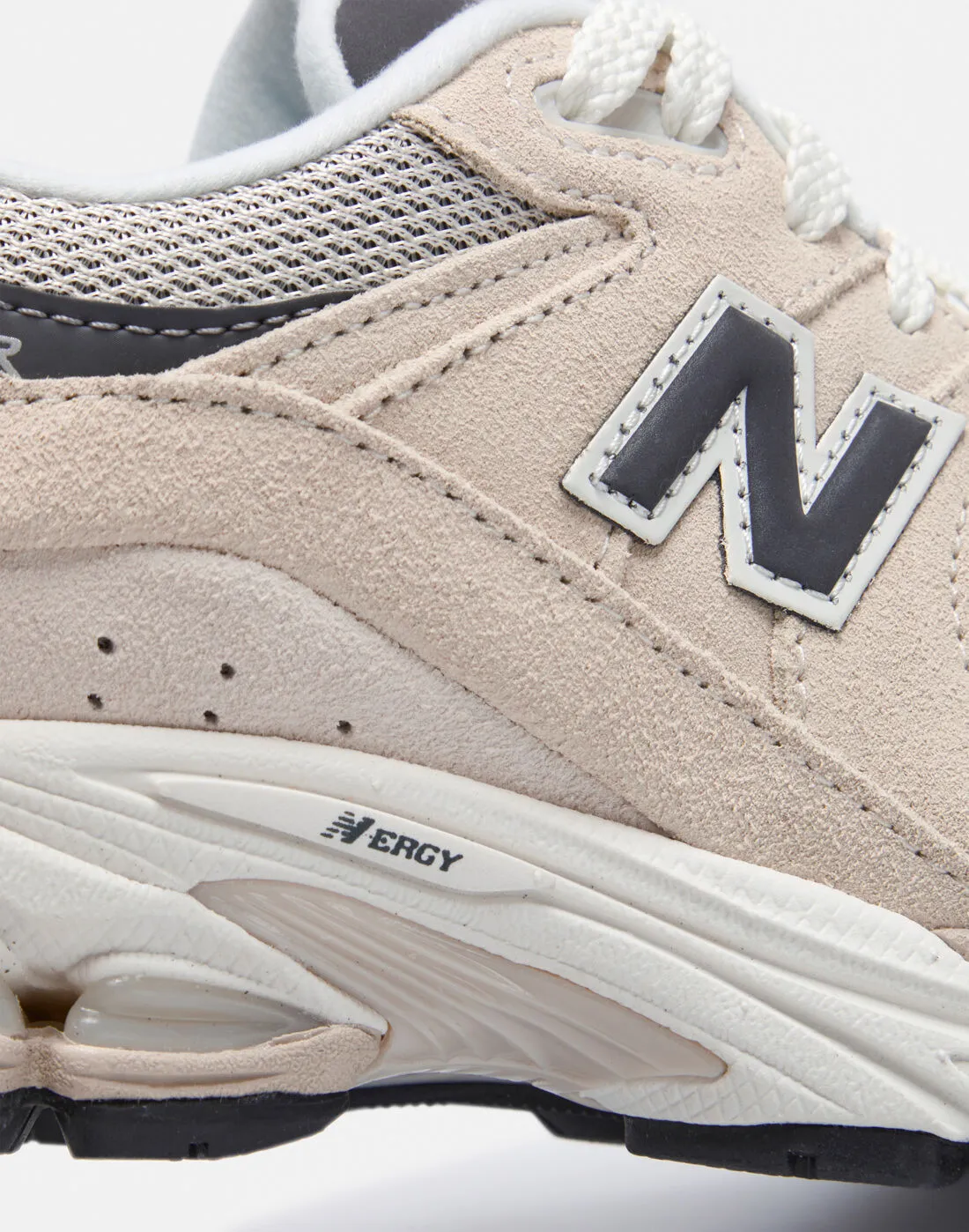 New Balance Adults 2002R Trainers