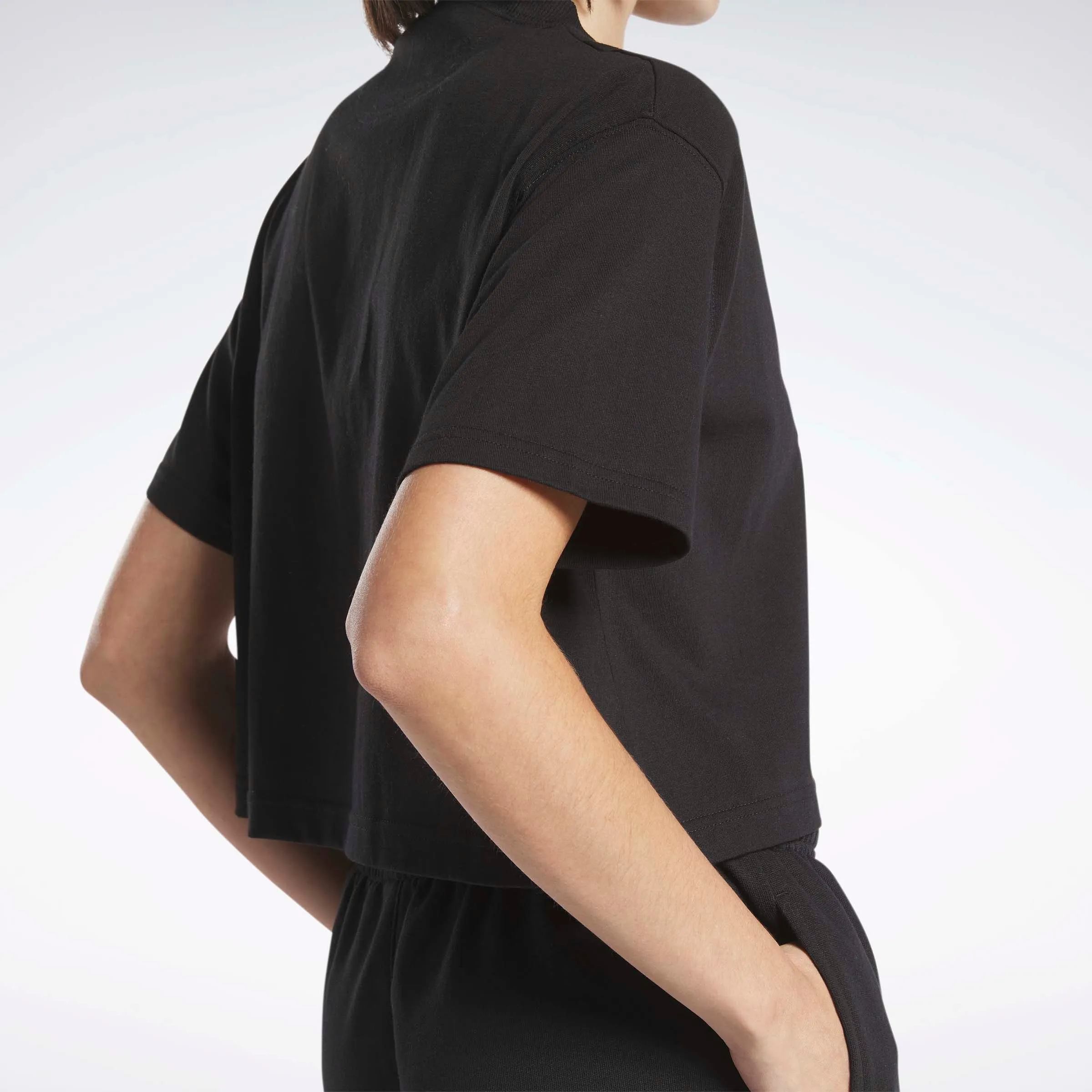 Reebok Classics Big Logo Cropped T-Shirt Black